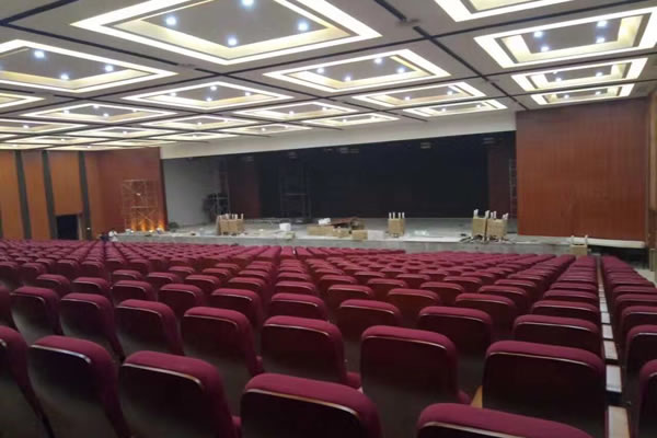 禮堂椅樣式選擇必須保證其實用性